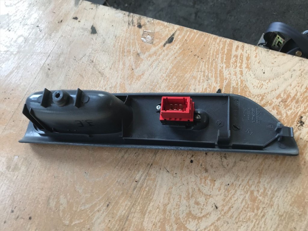 RENAULT ESPACE III JE0_ Jobb első Ablakemelő Kapcsoló (27820) 7700876395 2. kép