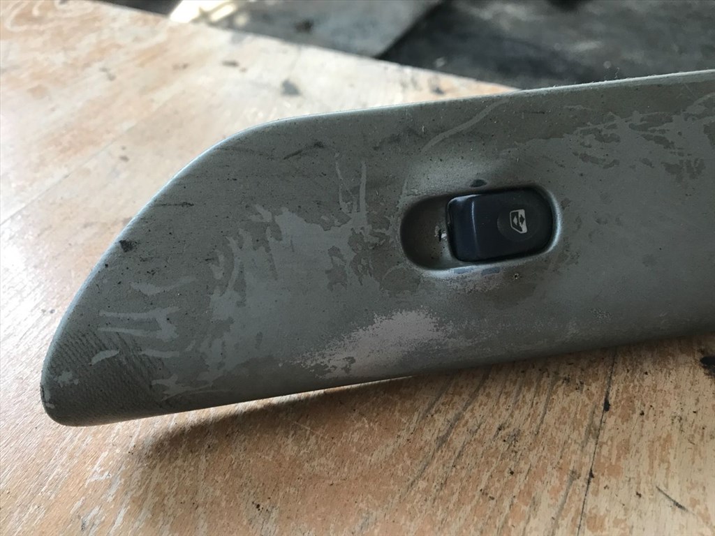 RENAULT ESPACE III JE0_ Jobb első Ablakemelő Kapcsoló (27820) 7700876395 4. kép