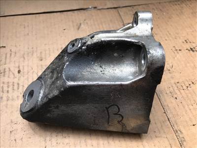 VW PHAETON 3D_ Motor Tartó Bak Bal (28245) 3D0199307A, CARA