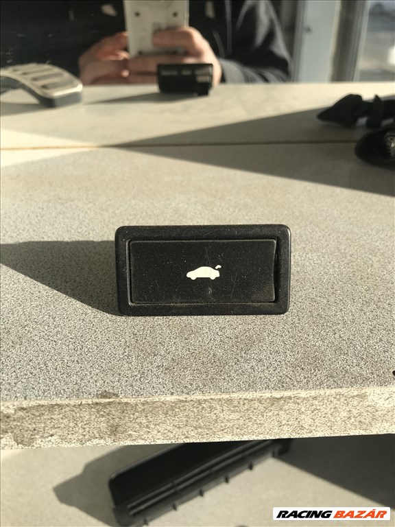 Audi A6 (C6 - 4F) csomagtér ajtó kapcsoló 3d0959831c 1. kép