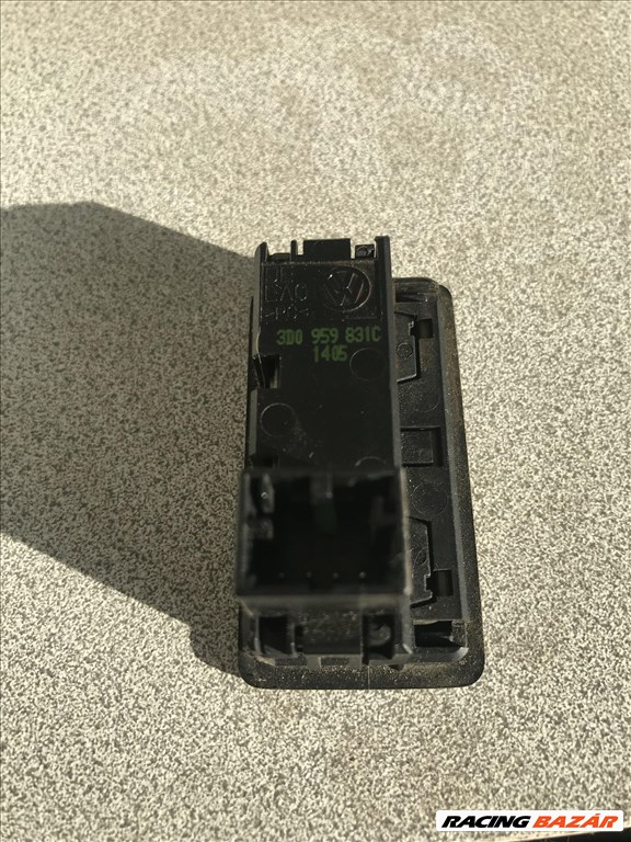 Audi A6 (C6 - 4F) csomagtér ajtó kapcsoló 3d0959831c 2. kép