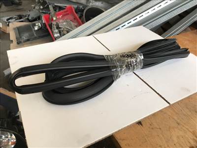 SUBARU IMPREZA Ferdehátú GR, GH, G3 Jobb hátsó Gumikéder (14495)