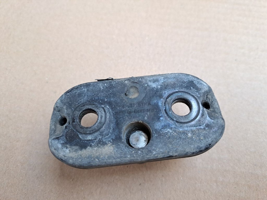 VW GOLF VI 5K1 Csomagtérajtó Ajtóbehúzó (36647) 1T0 827 517 A 2. kép