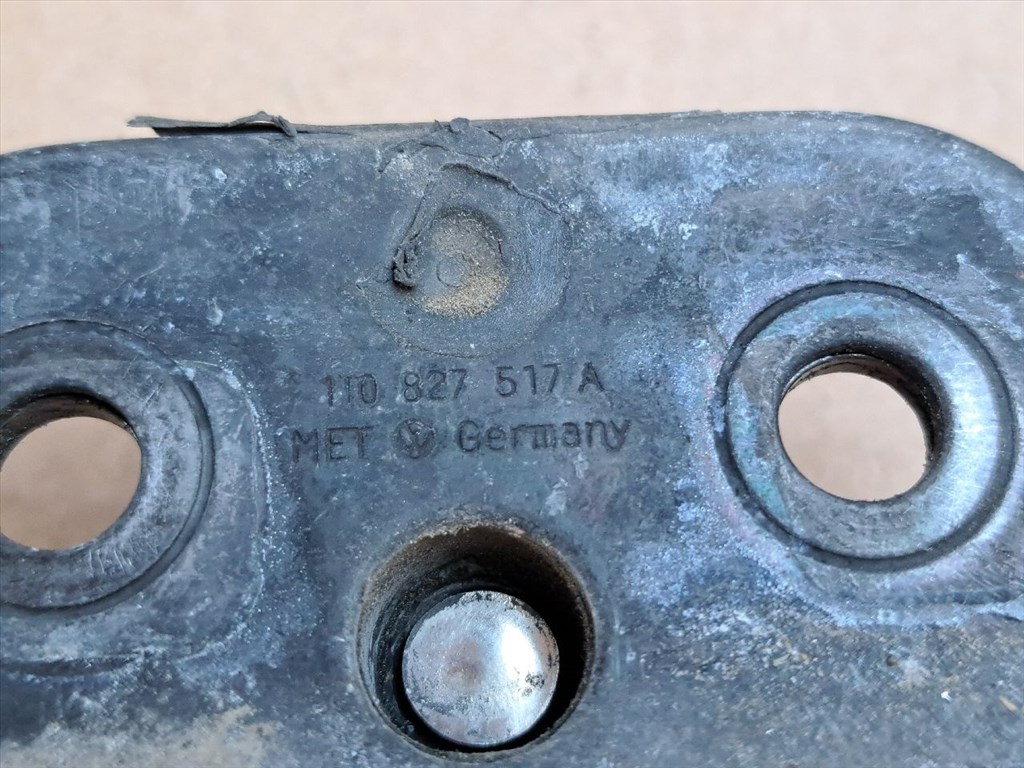 VW GOLF VI 5K1 Csomagtérajtó Ajtóbehúzó (36647) 1T0 827 517 A 3. kép