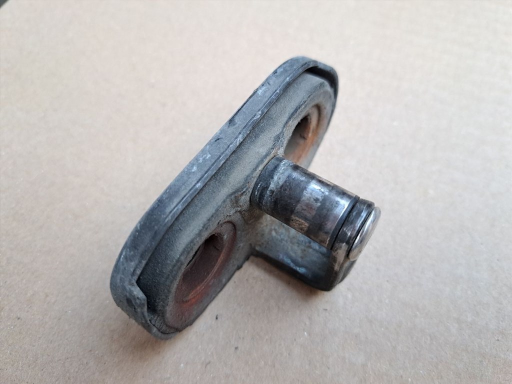 VW GOLF VI 5K1 Csomagtérajtó Ajtóbehúzó (36647) 1T0 827 517 A 4. kép