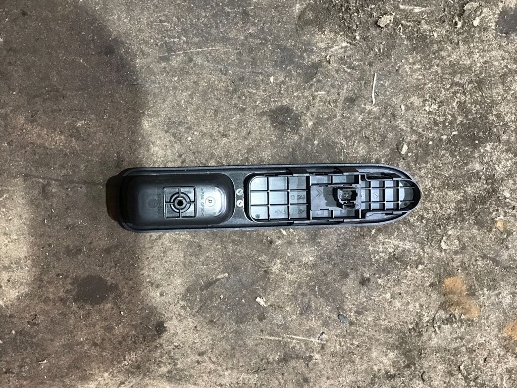 PEUGEOT 307 SW 3H Jobb első Ablakemelő Kapcsoló (42043) 96351625XT 2. kép