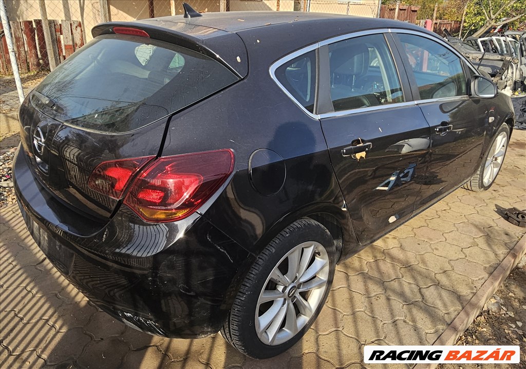 Opel Astra J A17dtr bontott alkatrészei 9. kép