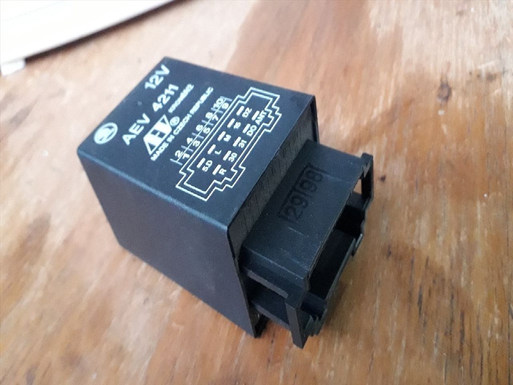 SKODA OCTAVIA I 1U2 Központizár Elektronika (13381) AEV4211 1. kép