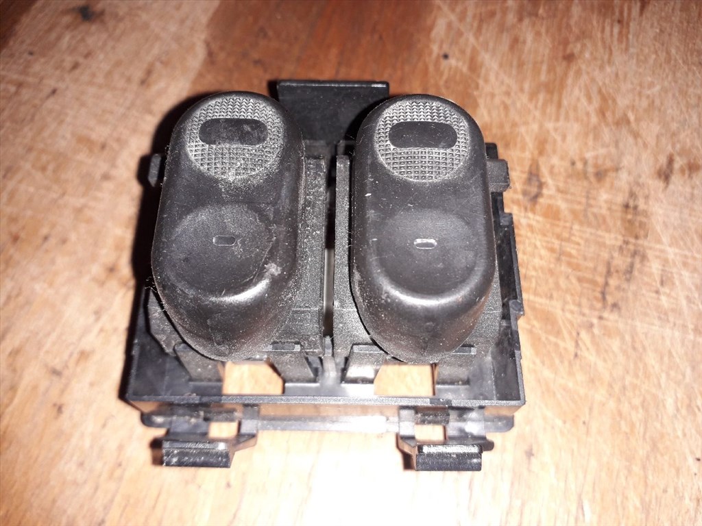 CHRYSLER PT CRUISER PT_ Ablakemelő Kapcsoló Négyes / Kettes (13577) 1. kép