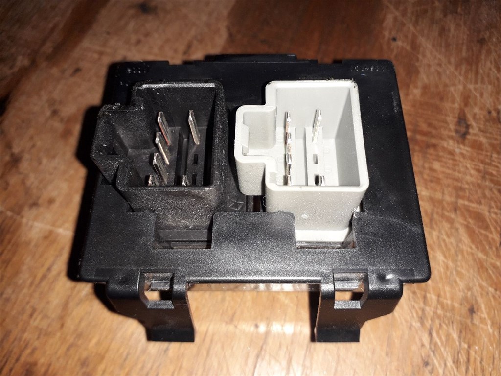 CHRYSLER PT CRUISER PT_ Ablakemelő Kapcsoló Négyes / Kettes (13577) 2. kép