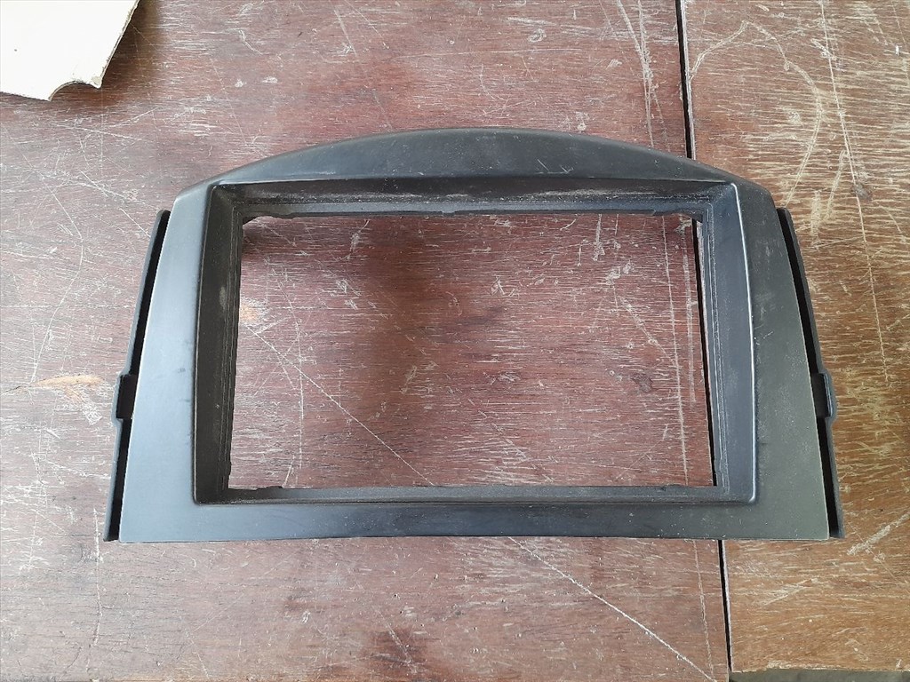 TOYOTA RAV 4 III ACA3_, ACE_, ALA3_, GSA3_, ZSA3_ Rádió / CD Keret (44084) RF281300-03 1. kép