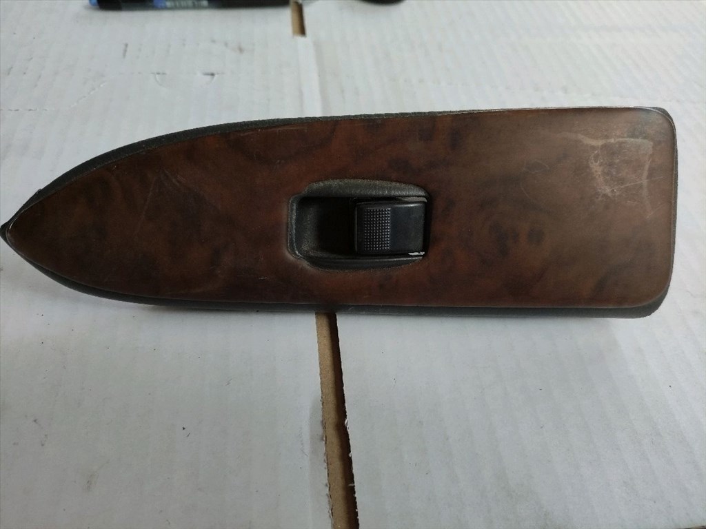 MAZDA 626 V Station Wagon GW Jobb hátsó Ablakemelő Kapcsoló (32555) GE4V684L1 1. kép