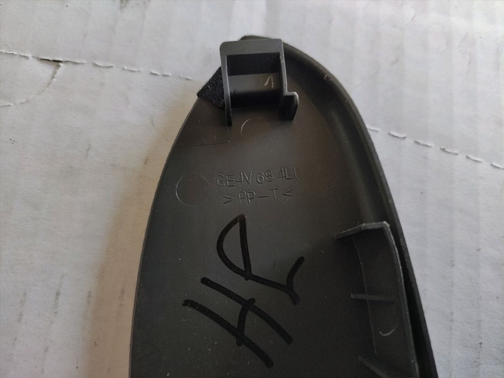 MAZDA 626 V Station Wagon GW Jobb hátsó Ablakemelő Kapcsoló (32555) GE4V684L1 3. kép