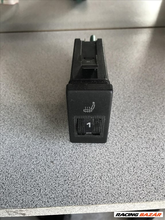 Audi A4 (B5 - 8D) bal ülésfűtés kapcsoló 8d0963563 1. kép