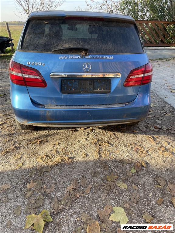 Mercedes B-osztály W246 csomagtér ajtó  a2467400105 7. kép