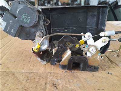 HYUNDAI TRAJET FO Jobb hátsó Ajtózár (45712)