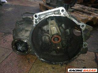 Volkswagen Passat B3 Váltó (Mechanikus) *89863*
