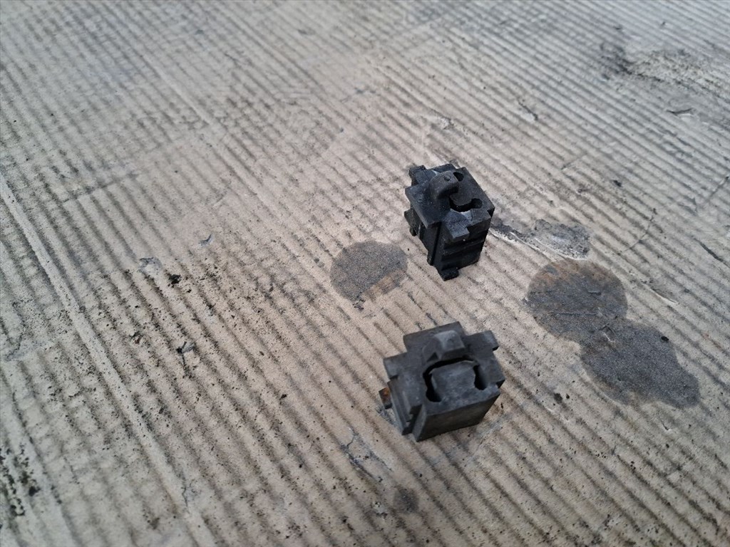 VW PASSAT Variant 3B6 Klíma Tartó Bak (33543) 4D0230427 2. kép