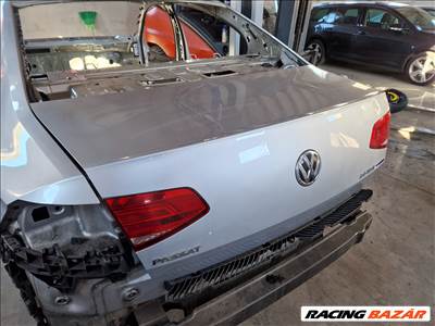 Volkswagen Passat B8 csomagtérajtó LA7W