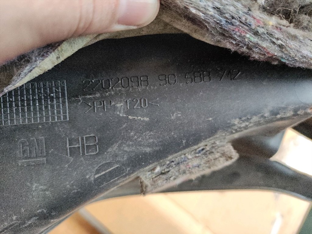 OPEL ASTRA G Ferdehátú F48_, F08_ Jobb hátsó Belső Küszöb Burkolat (32339) 90 588 712 3. kép