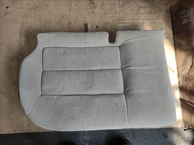 VW PASSAT Variant 3B5 Bal hátsó Ülés (30557)