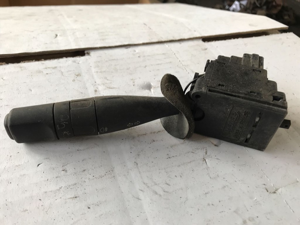 PEUGEOT 206 Ferdehátú 2A/C Bal Kormánykapcsoló Irányjelző (24037) 96307459ZL 1. kép