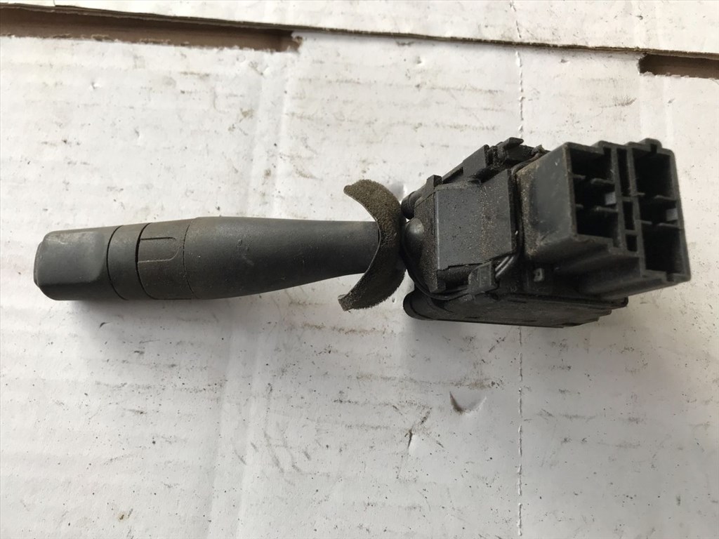 PEUGEOT 206 Ferdehátú 2A/C Bal Kormánykapcsoló Irányjelző (24037) 96307459ZL 2. kép