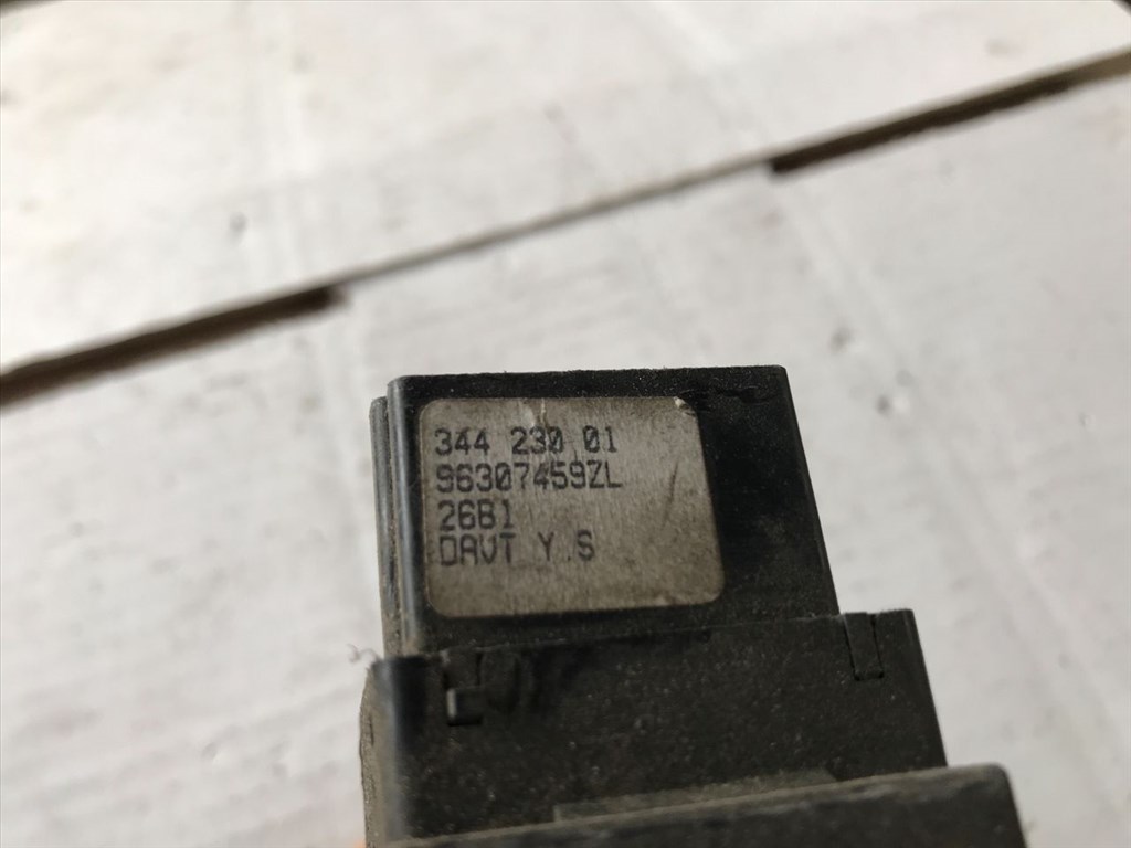 PEUGEOT 206 Ferdehátú 2A/C Bal Kormánykapcsoló Irányjelző (24037) 96307459ZL 3. kép