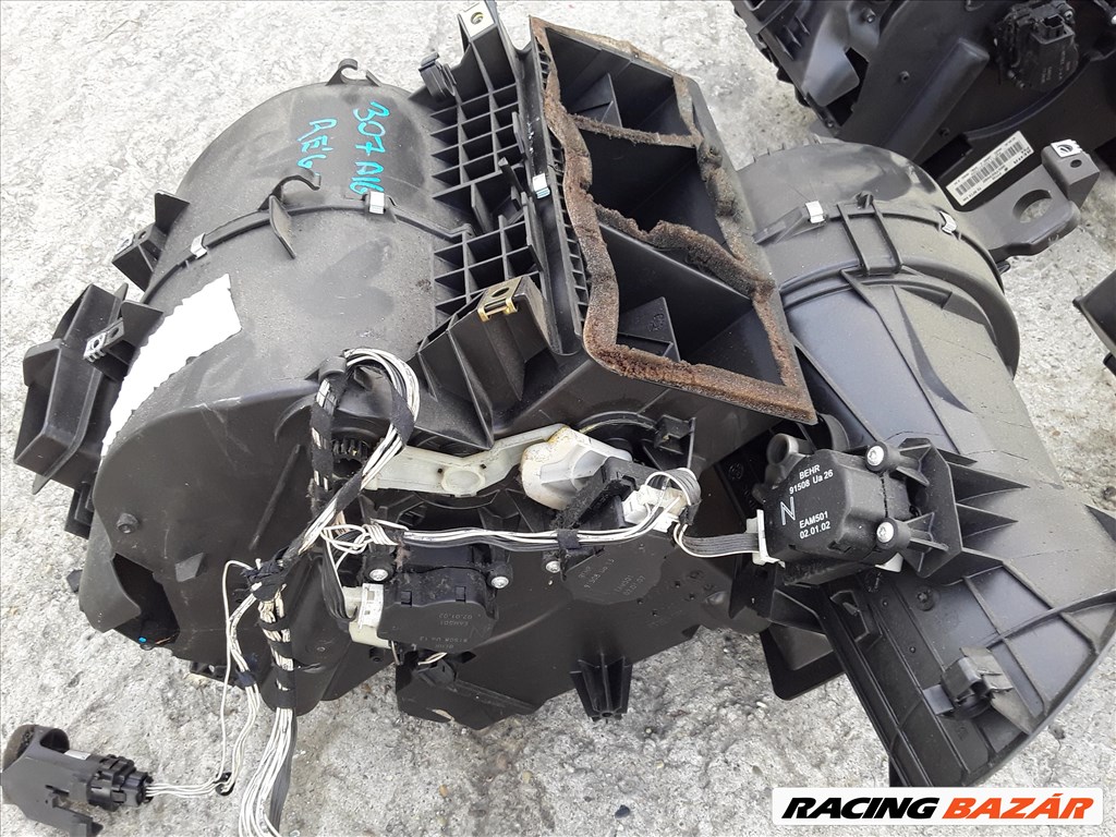 Peugeot 307 CC  Fűtésbox Fűtőradiátor Motorok  2. kép