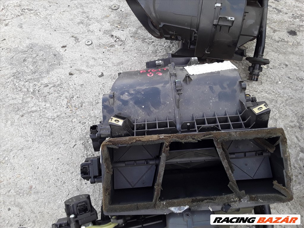 Peugeot 307 CC  Fűtésbox Fűtőradiátor Motorok  4. kép