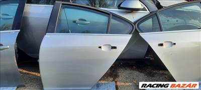 Opel Insignia A bal hatsó ajtó Z176