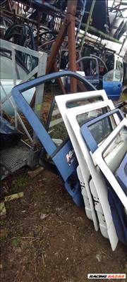 Kia K2500 Jobb első ajtó 