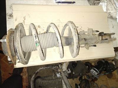 KIA CERATO LD Bal első Gólyaláb (Lengécsillapító, Rugó) (13767)