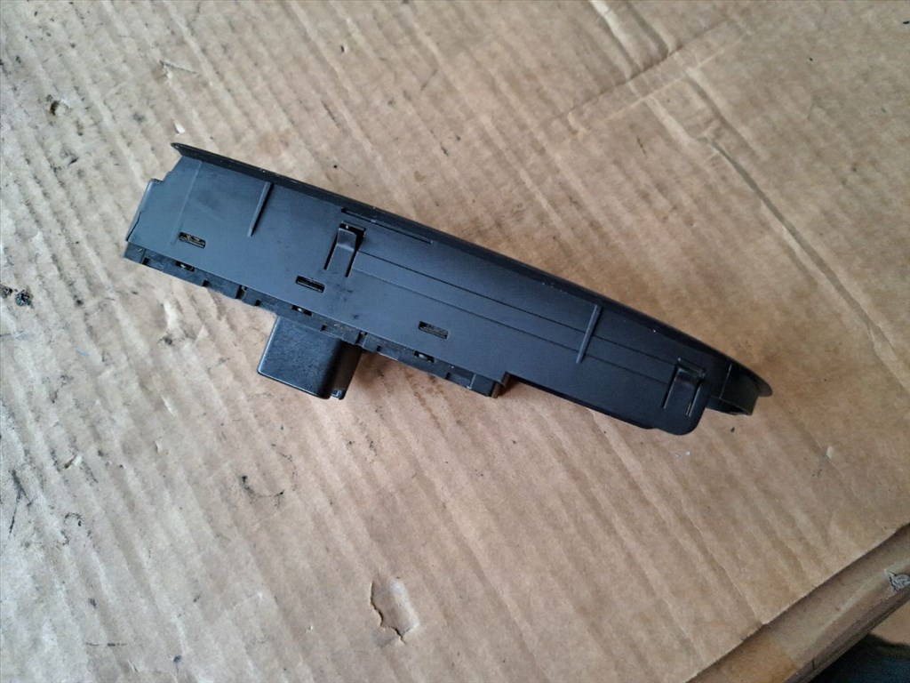 VW GOLF VI 5K1 Bal első Ablakemelő Kapcsoló (38559) 1K4959857B 5. kép