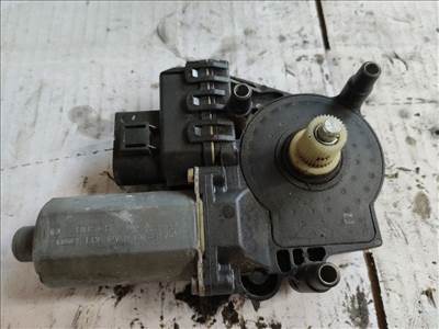 AUDI A6 Avant 4B, C5 Jobb hátsó Ablakemelő Motor (30937) 130821785