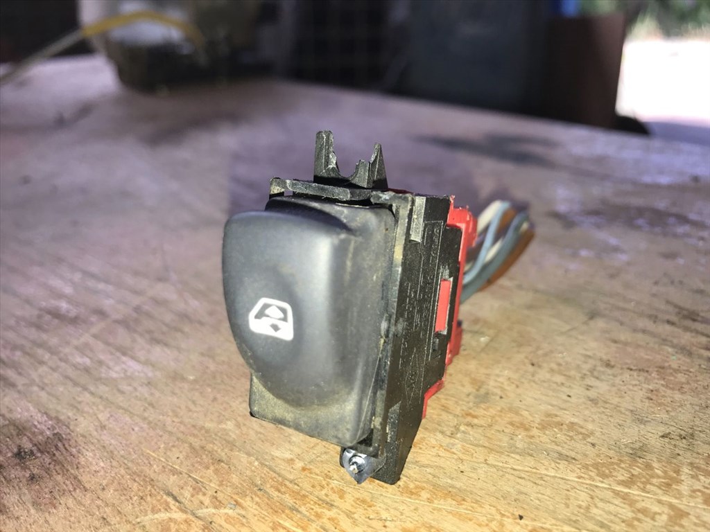 RENAULT ESPACE III JE0_ Jobb hátsó Ablakemelő Kapcsoló (28146) 1. kép