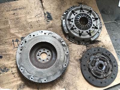 NISSAN ALMERA TINO V10 Kuplung Szett Lendkerékkel (28891)