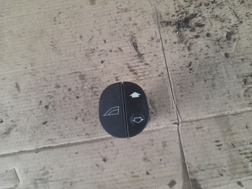 FORD KA I RB_ Bal első Ablakemelő Kapcsoló (47925) 1. kép