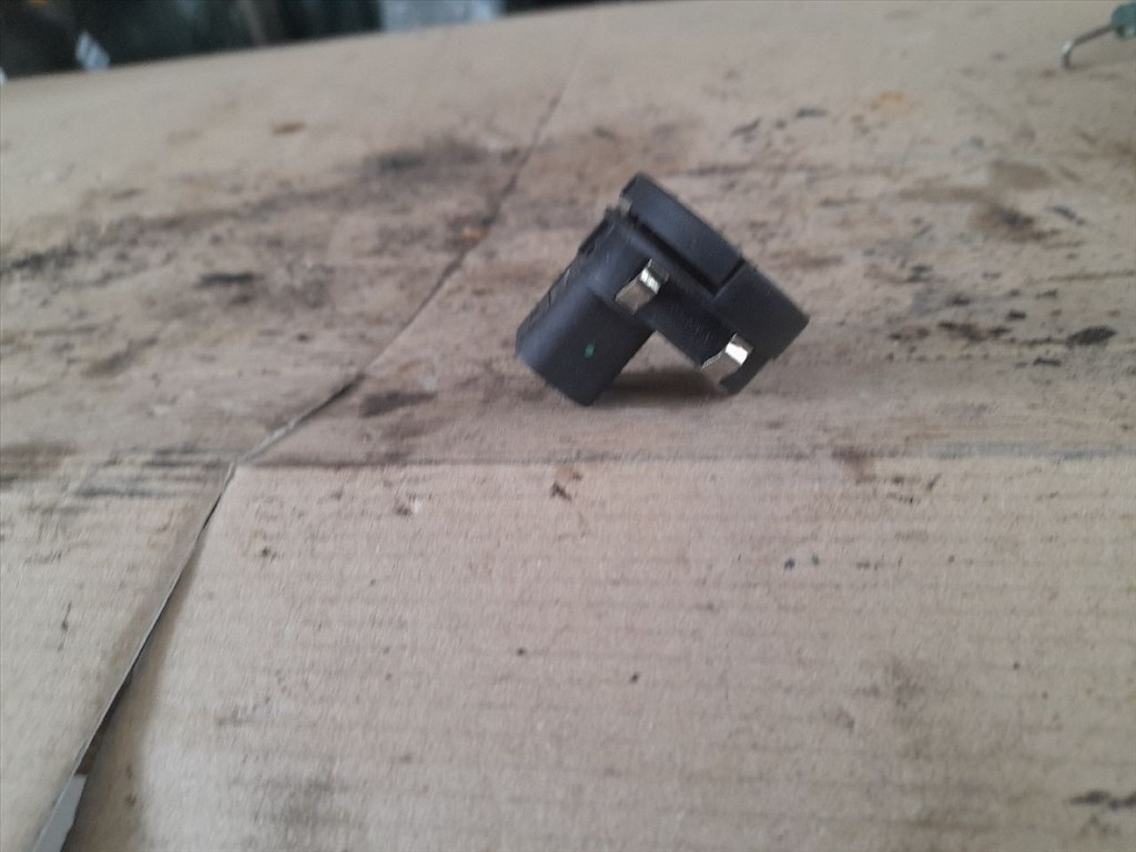 FORD KA I RB_ Bal első Ablakemelő Kapcsoló (47925) 4. kép