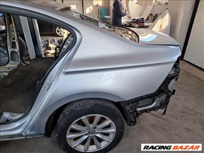 Volkswagen Passat B8  bal hátsó sárvédő negyed