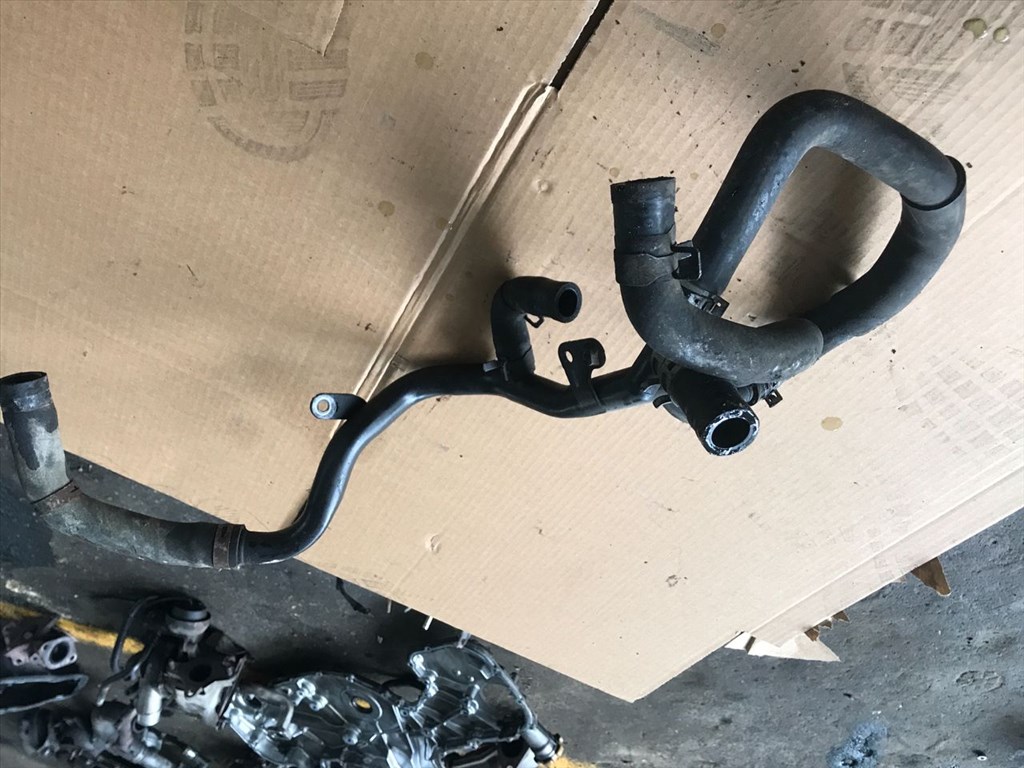 SUBARU IMPREZA Ferdehátú GR, GH, G3 Vízcső (29303) EE20Z 1. kép