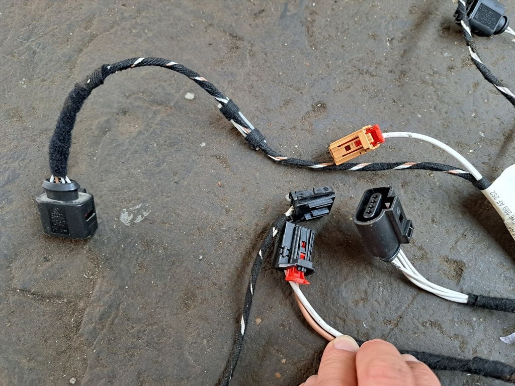 VW GOLF VI 5K1 Csomagtérajtó Kábelköteg (36667) 5K6 971 147 N 6. kép