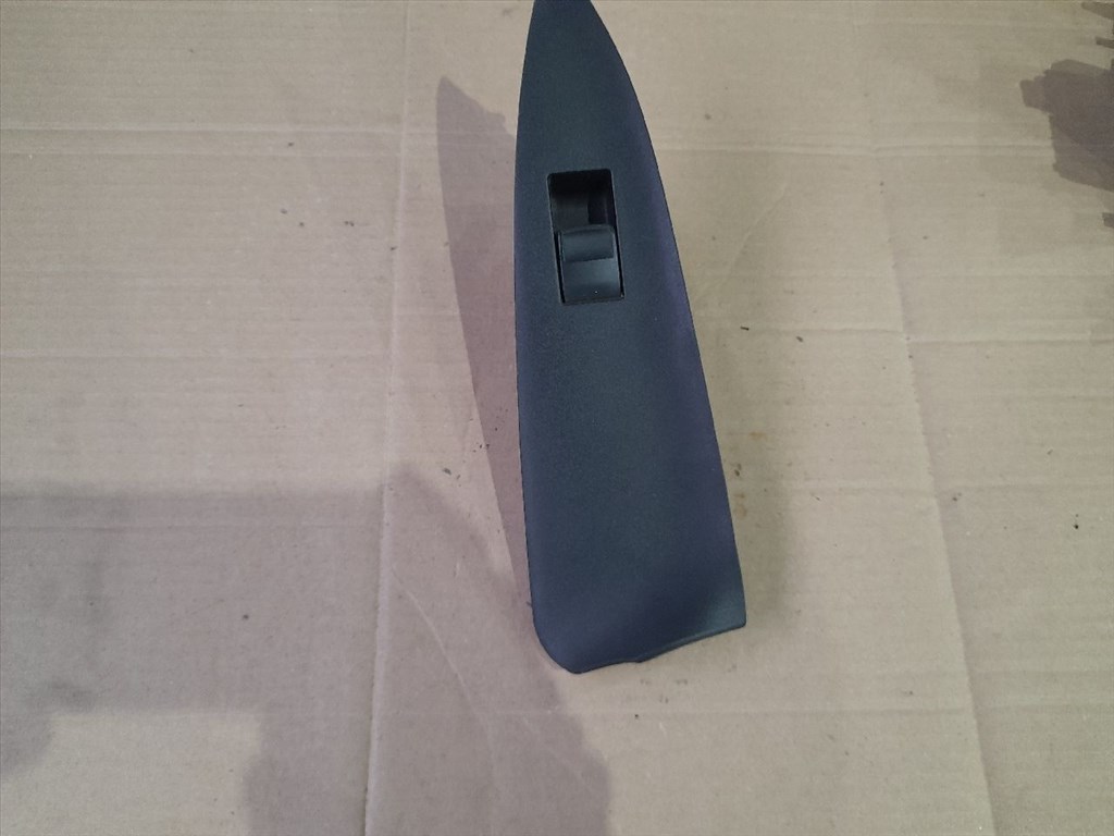 TOYOTA RAV 4 III ACA3_, ACE_, ALA3_, GSA3_, ZSA3_ Bal hátsó Ablakemelő Kapcsoló (43994) 74272-42010 1. kép