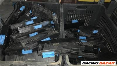 BMW 1-es  E81, E82, E87, E88, BMW 3-as, E90, E91, E92, E93, BMW X1  E84 junction box, komfort modul