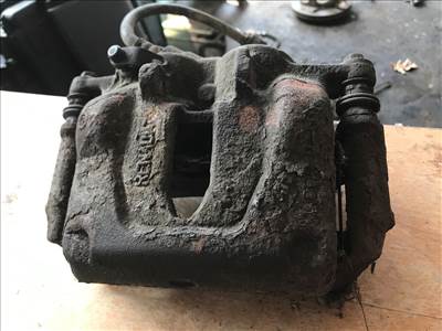 RENAULT ESPACE III JE0_ Jobb első Féknyereg Munkahengerrel (28150)