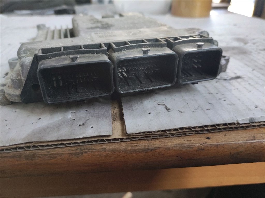 RENAULT ESPACE IV JK0/1_ Motorvezérlő (33803) 281017607 4. kép