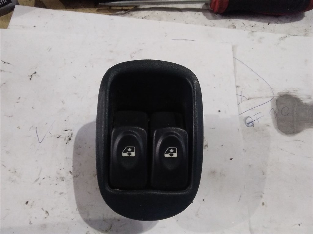 RENAULT MEGANE Scenic JA0/1_ Bal első Ablakemelő Kapcsoló (00080) 7700836269 1. kép