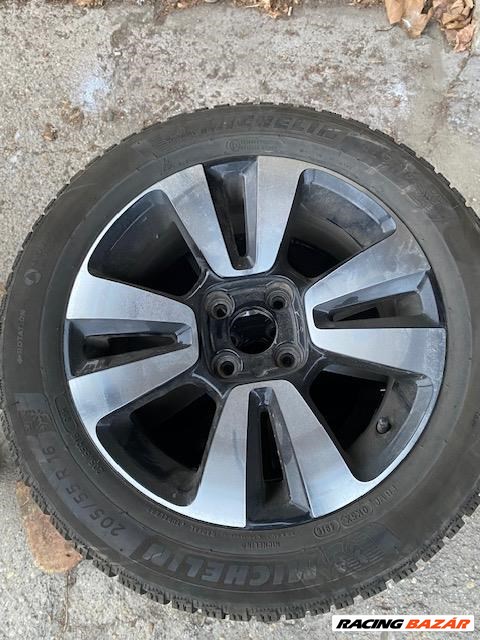  4x114.3 lyukosztású 16" használt Gyári alufelni, rajta 205/55 használt Michelin téli gumi gumi  2. kép
