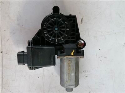 MITSUBISHI CARISMA DA_ Jobb hátsó Ablakemelő Motor (08846) 105632-104