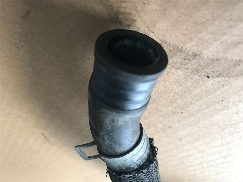 SUBARU IMPREZA Ferdehátú GR, GH, G3 Vízcső (29304) EE20Z 4. kép